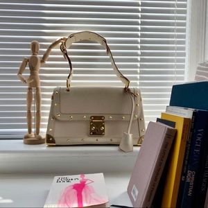 Louis Vuitton bag **make me an offer**